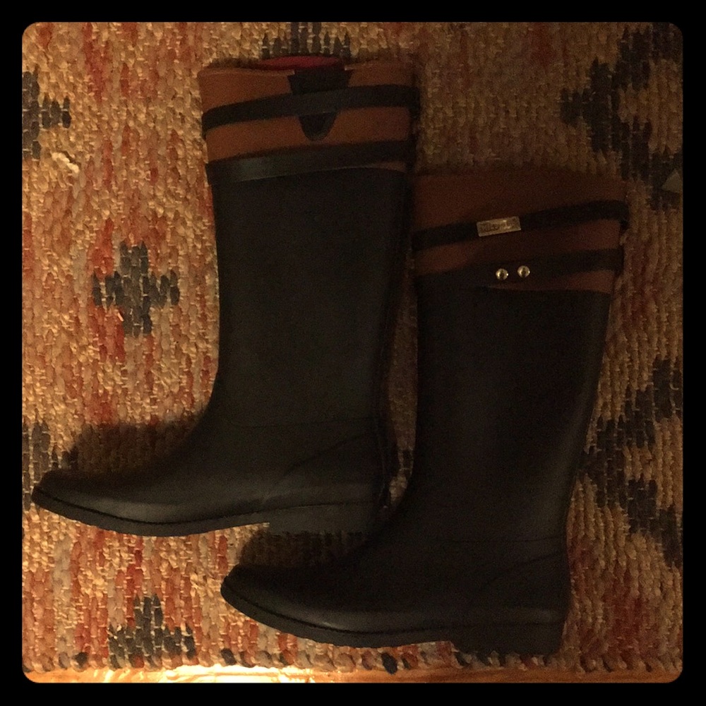 hilfiger rain boots